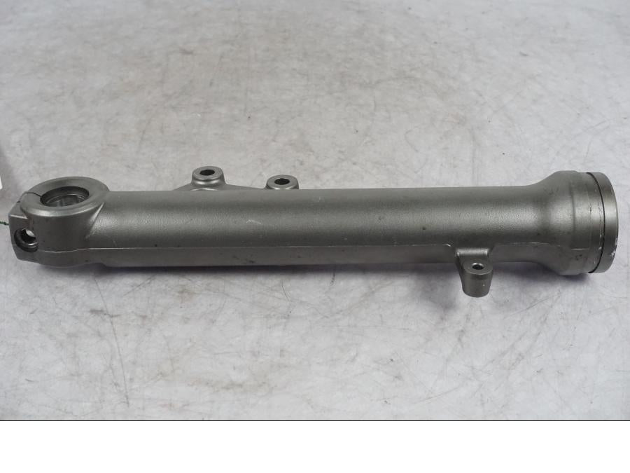 Snett uppifrån på Gaffelben från en Kawasaki ER-6N -2009 motorcykel.