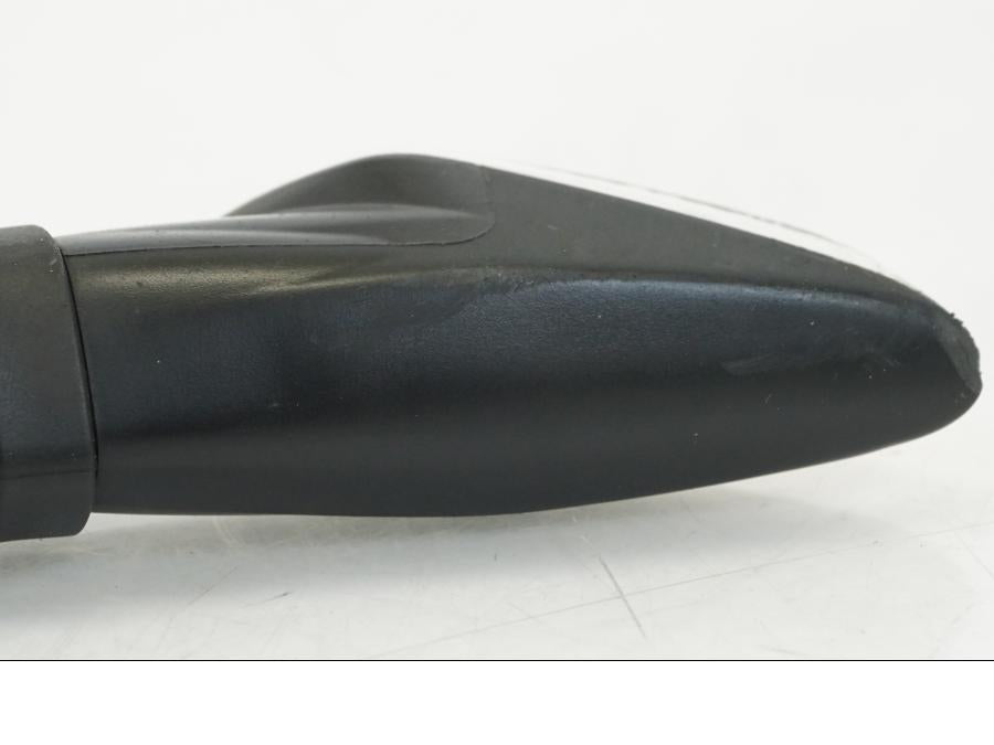 Snett uppifrån på Blinkers LED från en Ducati Streetfighter V4 -2020 motorcykel.