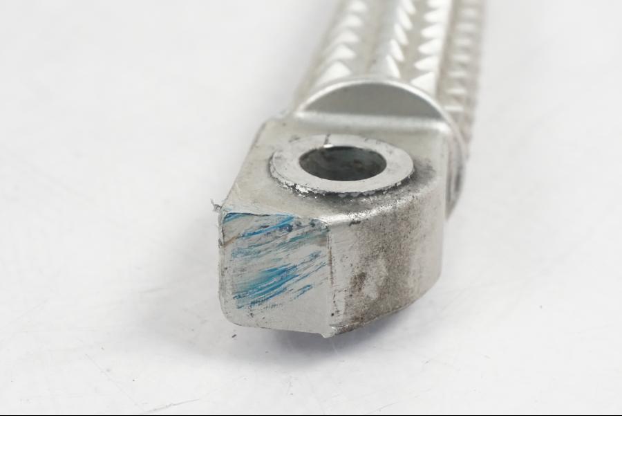 Snett uppifrån på Fotpinne från en Yamaha YZF 1000 R1 -2007 motorcykel.