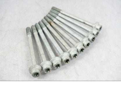 Höger sida på Skruv / Mutter etc från en BMW K 1200 S -2005 motorcykel.