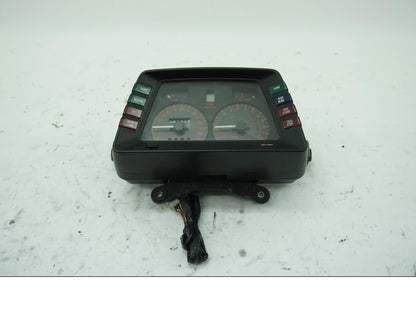 Framsidan på Instrumentpanel från en Suzuki GSX 1100 EF -1985 motorcykel.
