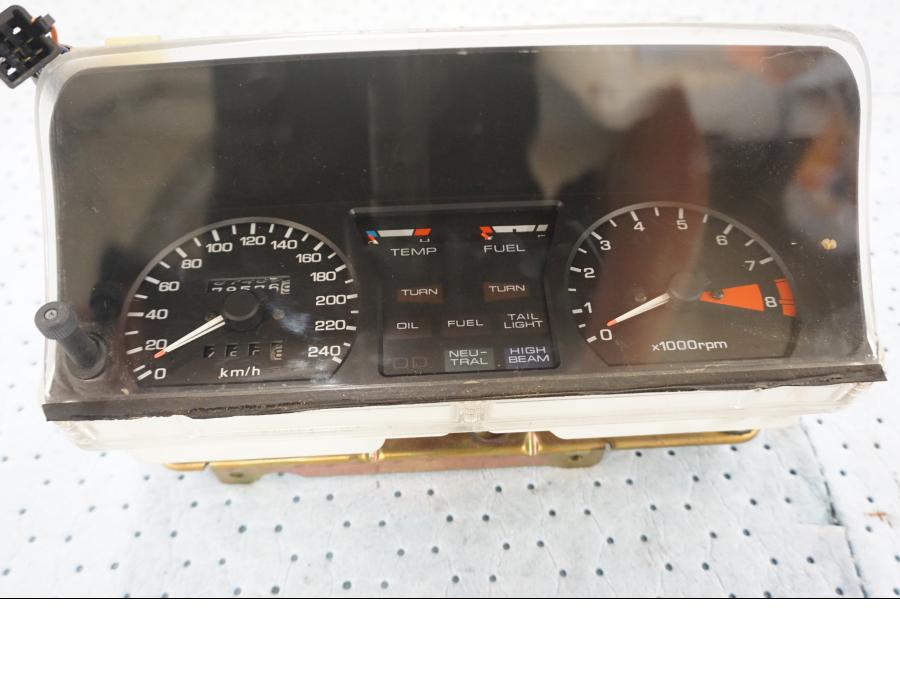 Framsidan på Instrumentpanel från en Honda GL 1200 -1987 motorcykel.