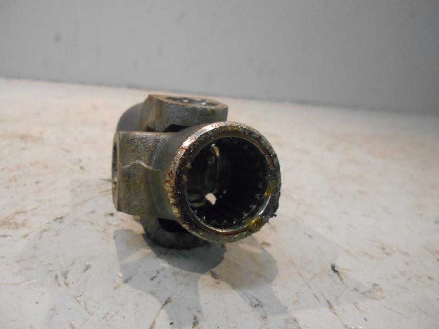 Höger sida på Kardanknut från en Suzuki VS 750 Intruder -1986 motorcykel.