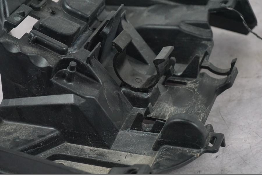 Höger sida på Sadelfäste från en BMW K 1600 GTL -2015 motorcykel.