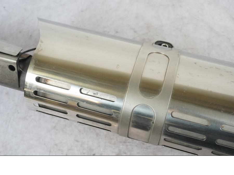 Vänster sida på Ljuddämpare från en BMW R 1200 GS -2007 motorcykel.