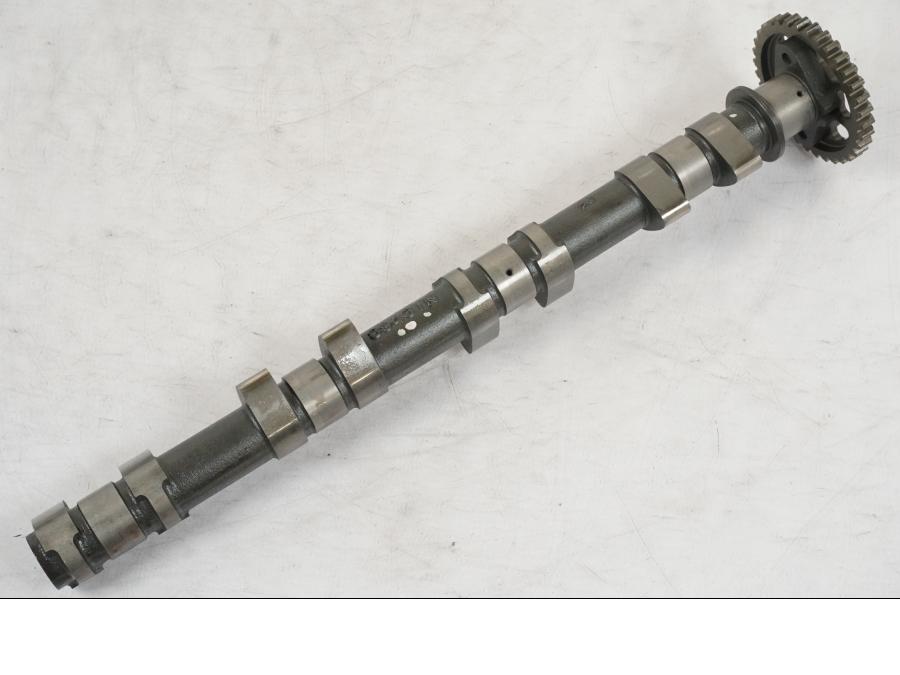 Framsidan på Kamaxel från en Kawasaki Z 900 -2019 motorcykel.