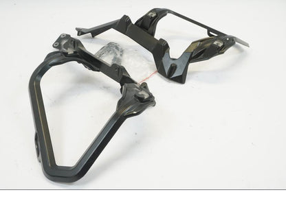 Höger sida på Väskhållare från en KTM 990 SMT -2012 motorcykel.