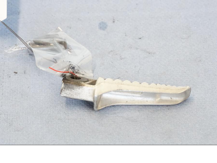 Snett uppifrån på Fotpinne från en Suzuki GSX 1300 BK -2008 motorcykel.