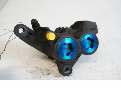 Framsidan på Bromsok från en Yamaha YZF R6 -1999 motorcykel.