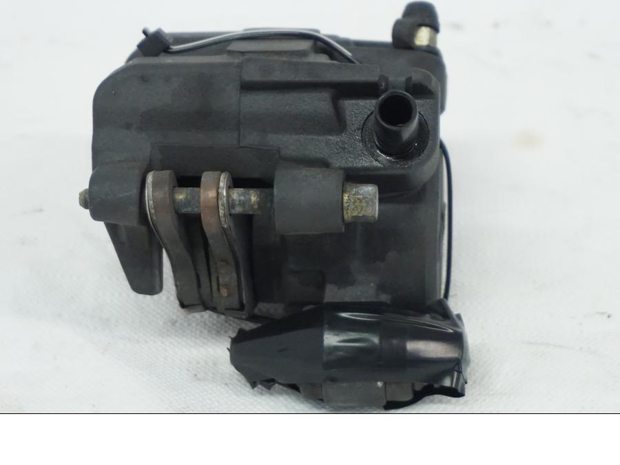 Höger sida på Bromsok från en Honda CBR 1000 RR -2005 motorcykel.