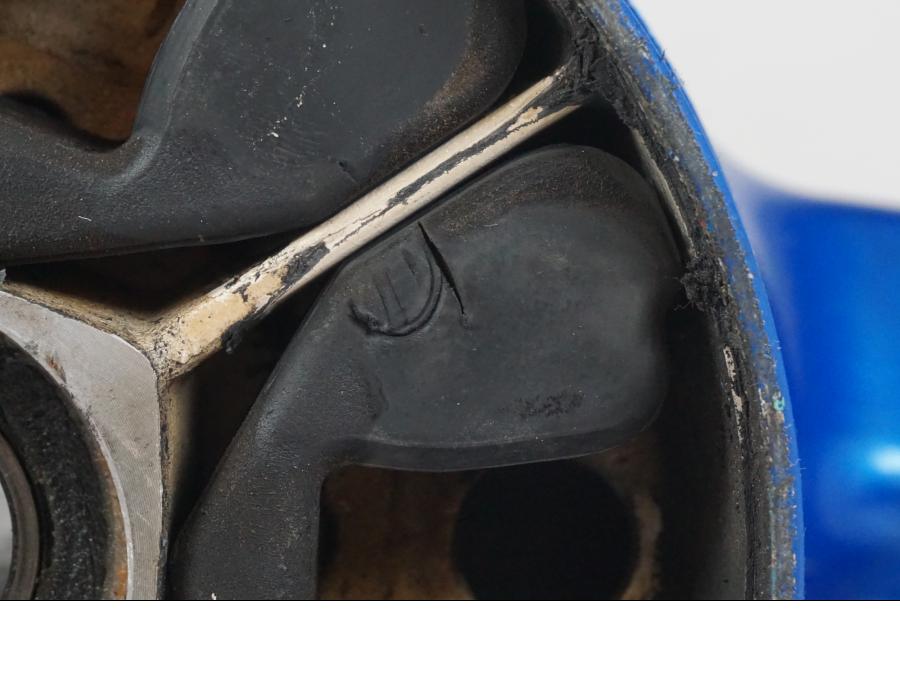 Vänster sida på Fälg från en Suzuki GSX-R 750 -2001 motorcykel.