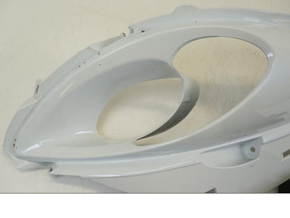 Snett uppifrån på Luftintag från en Suzuki GSX 1300 R -2017 motorcykel.