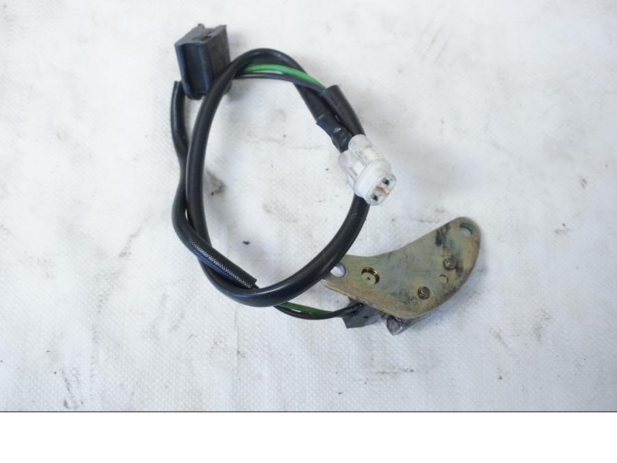 Baksidan på Tändpickup från en Suzuki GSX-R 750 -2001 motorcykel.