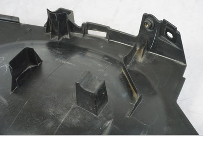 Snett nerifrån på Undertail från en Kawasaki ER-6N -2016 motorcykel.