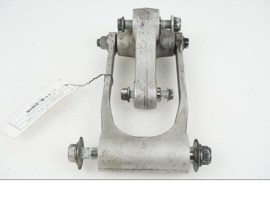 Baksidan på Stötdämparlänkage från en Suzuki GSX-R 750 -2009 motorcykel.