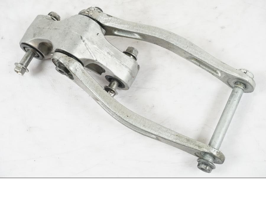 Vänster sida på Stötdämparlänkage från en Kawasaki ZZ-R 1400 -2009 motorcykel.