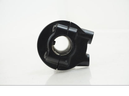 Höger sida på Gasklo från en Honda CB 650 F Hornet -2017 motorcykel.