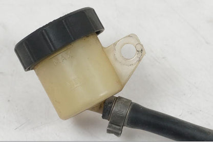 Höger sida på Bromsvätskebehållare från en BMW F 800 GS -2008 motorcykel.