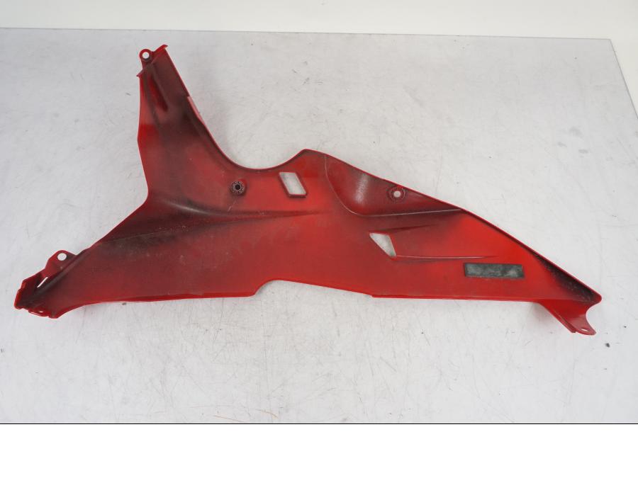 Snett uppifrån på Magkåpa från en Honda CBR 600 -2008 motorcykel.