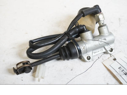 Baksidan på Bromshuvudcylinder från en KTM RC8 -2009 motorcykel.