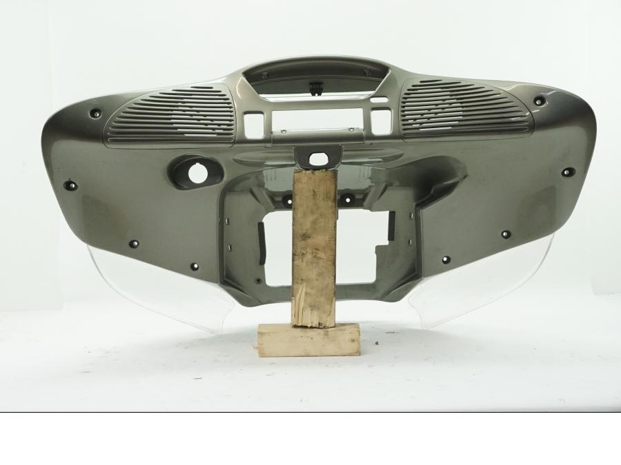 Framsidan på Toppkåpsinsida från en Yamaha XVZ 13TD -1999 motorcykel.