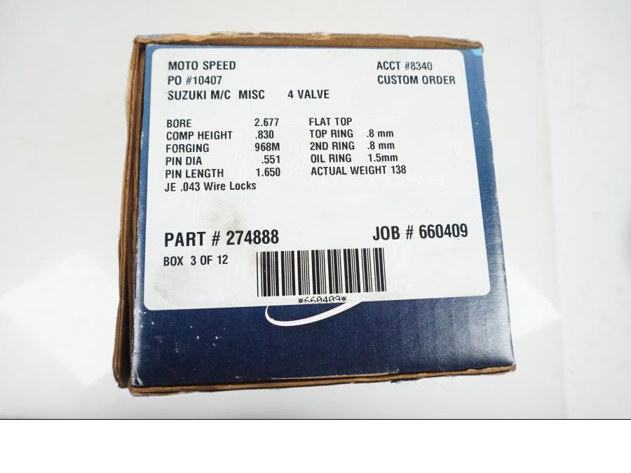 Höger sida på Kolv från en Suzuki GSF 650 -2007 motorcykel.