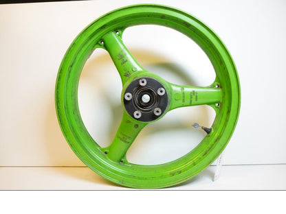 Vänster sida på Fälg från en Kawasaki ZXR 400 -1992 motorcykel.