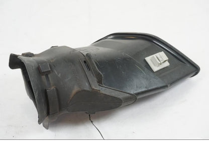 Vänster sida på Luftburksnorkel från en Yamaha YZF 1000 R1 -2007 motorcykel.