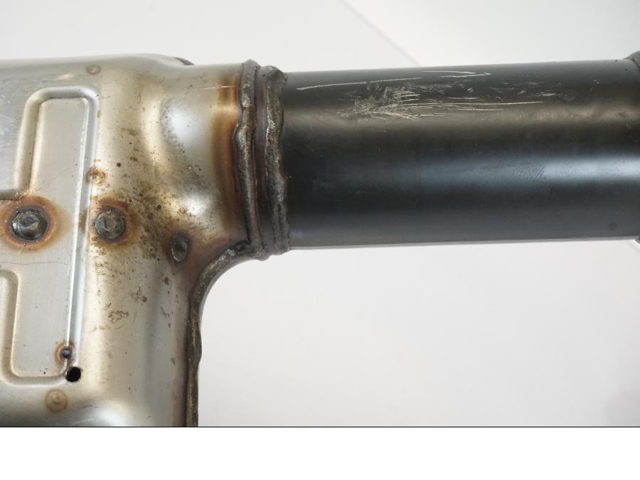 Extrabild6 på Avgassystem från en Triumph Trident -2021 motorcykel.