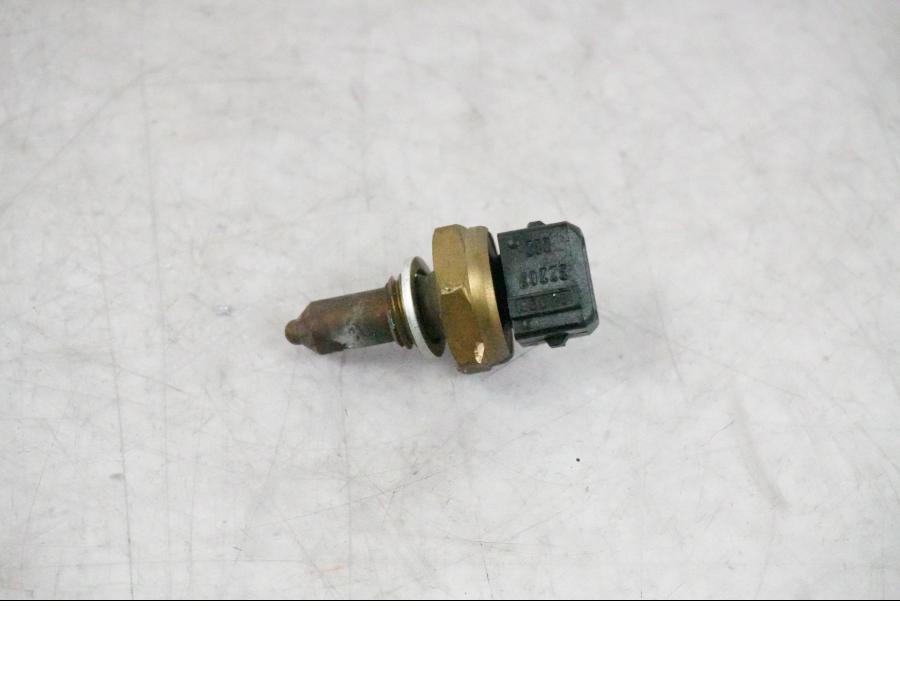 Framsidan på Vattenkylgivare från en BMW F 800 GS -2009 motorcykel.