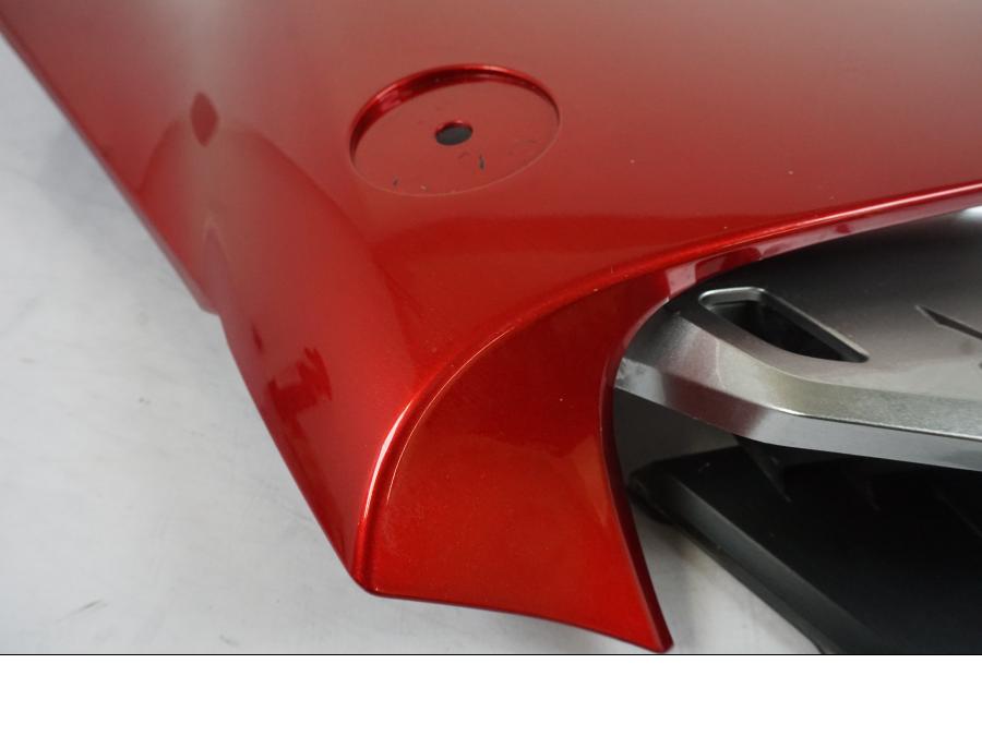 Vänster sida på Sidkåpa från en Honda VFR 1200 -2010 motorcykel.