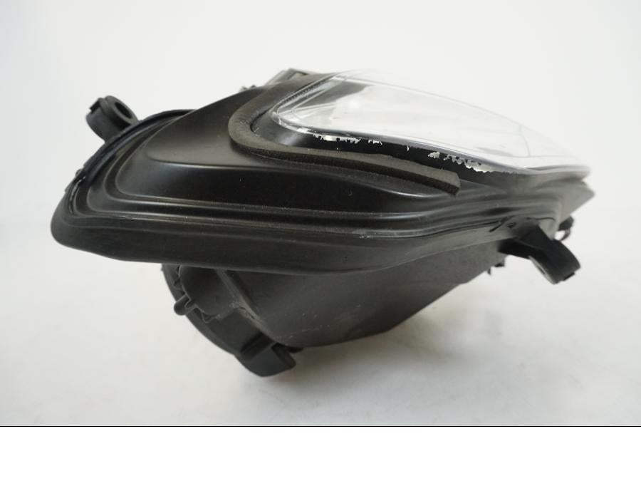 Snett nerifrån på Strålkastare från en Suzuki GSX-R 750 -2001 motorcykel.