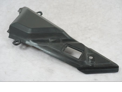 Höger sida på Ramskydd från en Triumph Tiger Explorer -2013 motorcykel.