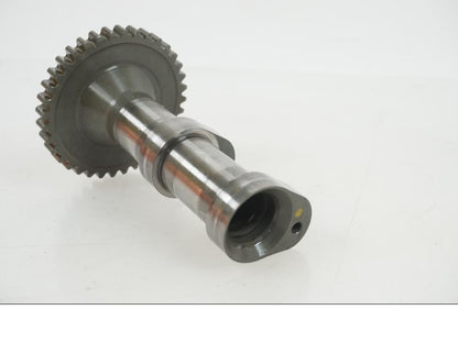 Höger sida på Kamaxel från en KTM 1290 Super Duke R -2021 motorcykel.