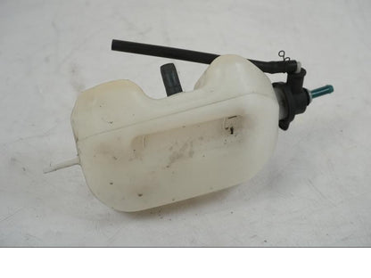 Höger sida på Vattenexpansionskärl från en Yamaha MT-07 -2019 motorcykel.