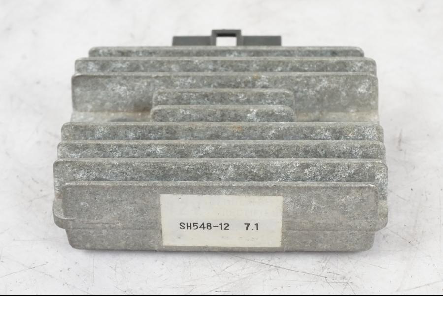 Höger sida på Likriktare från en Kawasaki KL 650A -1987 motorcykel.