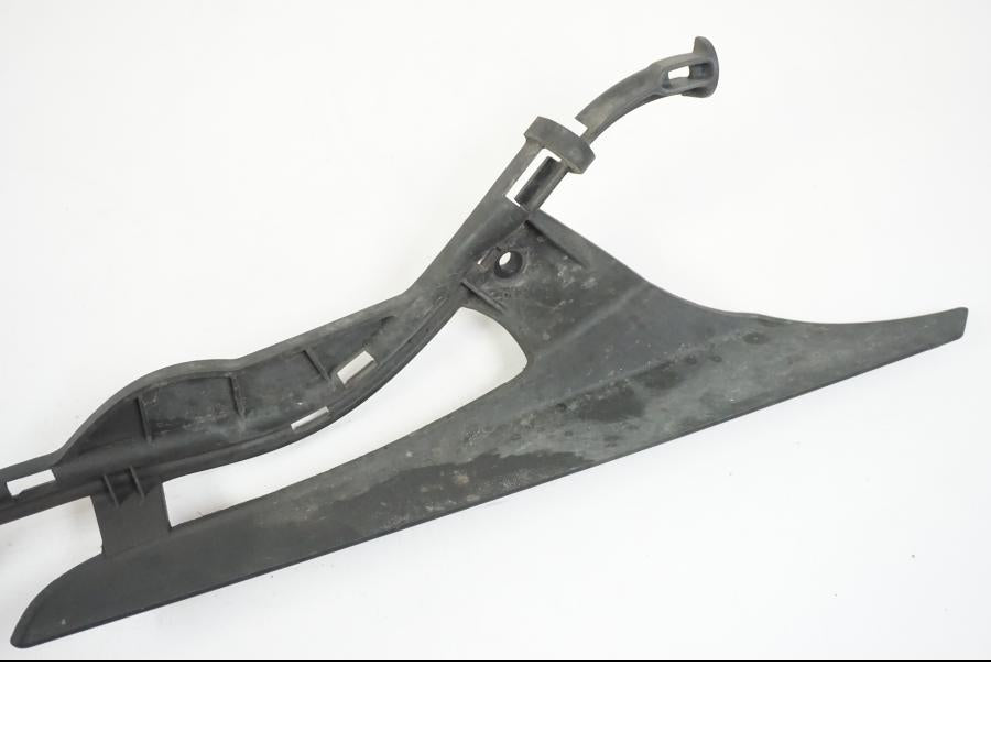 Vänster sida på Remskydd från en BMW F 650 CS -2002 motorcykel.