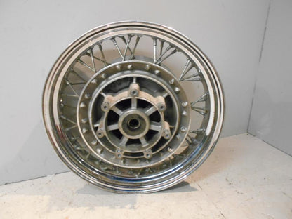 Framsidan på Fälg från en Kawasaki VN 1500 -1996 motorcykel.