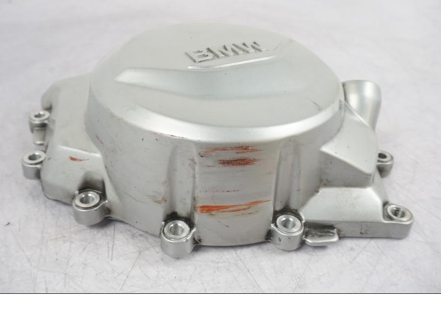 Vänster sida på Generatorkåpa från en BMW F 750 GS -2020 motorcykel.