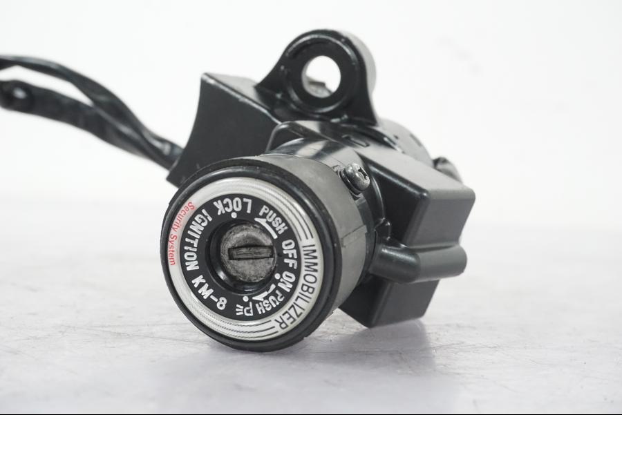 Snett uppifrån på Tändningslås från en Kawasaki ZX-6R -2011 motorcykel.