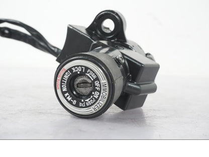 Snett uppifrån på Tändningslås från en Kawasaki ZX-6R -2011 motorcykel.