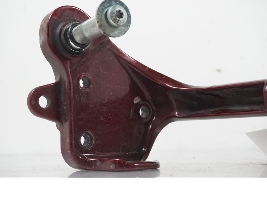 Höger sida på Fotpinnefäste från en H-D Softail FXCW Rocker -2008 motorcykel.