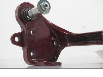 Höger sida på Fotpinnefäste från en H-D Softail FXCW Rocker -2008 motorcykel.