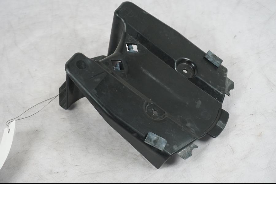 Framsidan på Undertail från en KTM 690 SM R -2009 motorcykel.