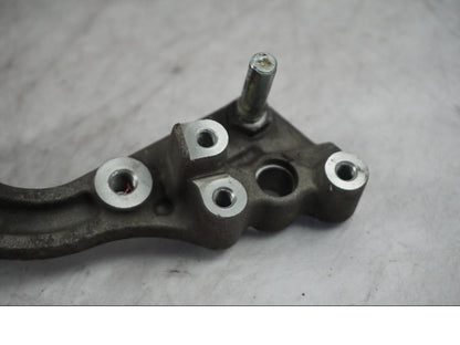 Snett uppifrån på Bromsoksfäste från en Honda SH 300 A -2011 scooter.