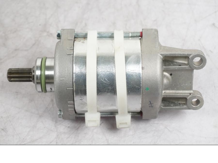 Vänster sida på Startmotor från en Ducati Multistrada V4 -2024 motorcykel.