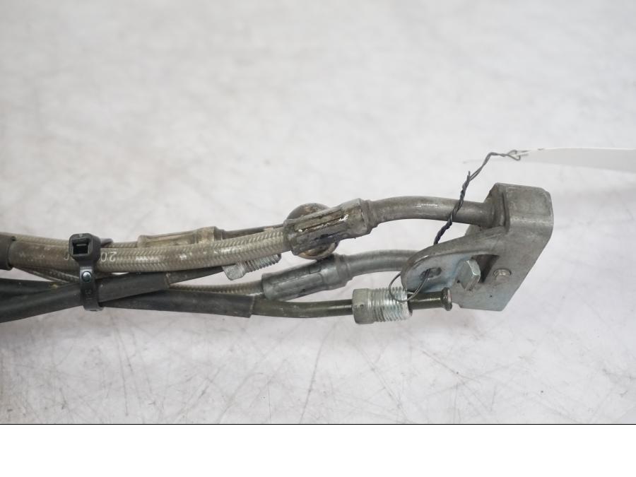 Extrabild3 på Bromsledning från en Triumph Tiger -2009 motorcykel.