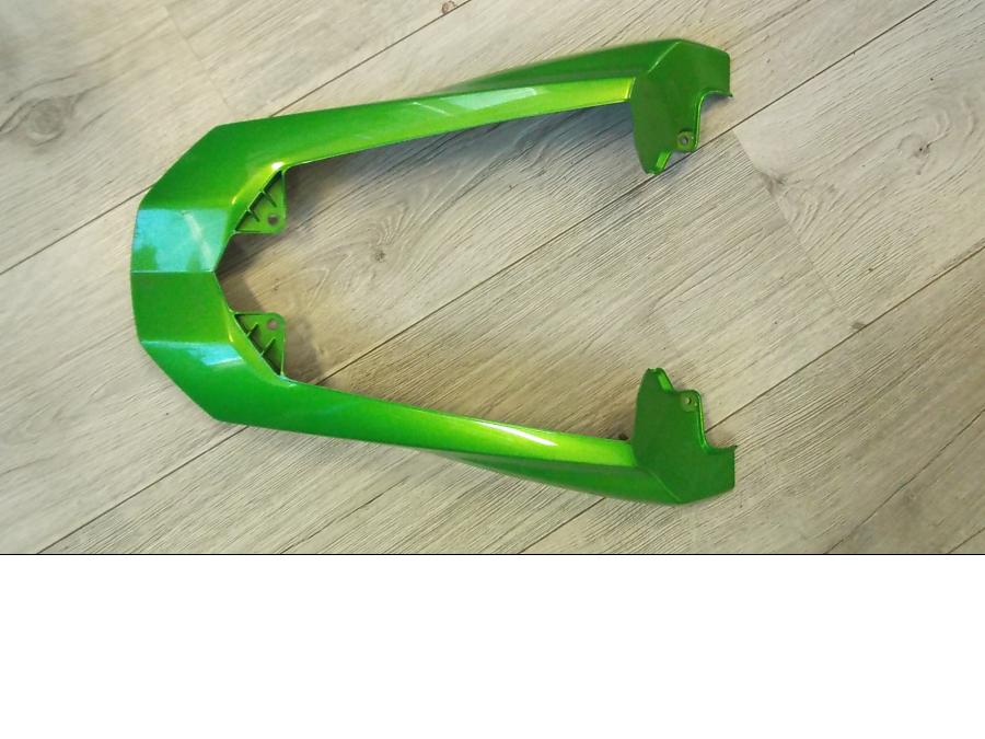 Framsidan på Bakvinge från en Kawasaki Z 1000 -2011 motorcykel.