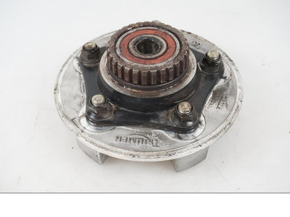 Snett uppifrån på Ryckutjämnare från en Triumph Rocket III -2007 motorcykel.