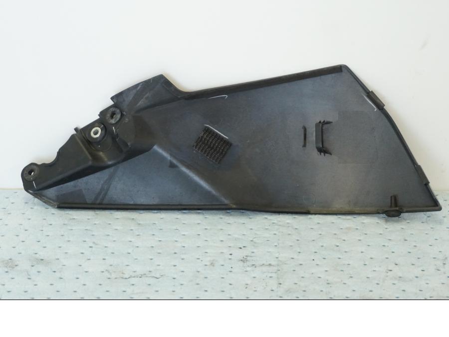 Extrabild1 på Bensintankskåpa från en Suzuki GSX 1300 BK -2008 motorcykel.